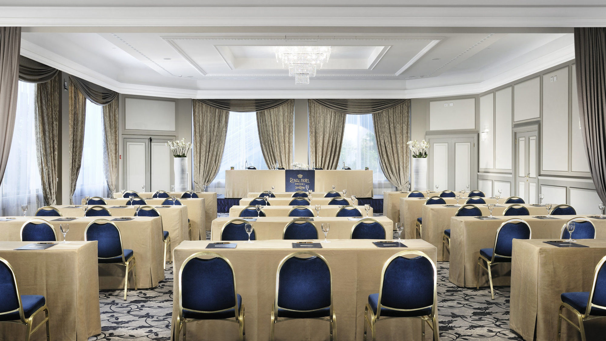 圣雷莫皇家酒店 圣雷默 设施 照片 The ballroom