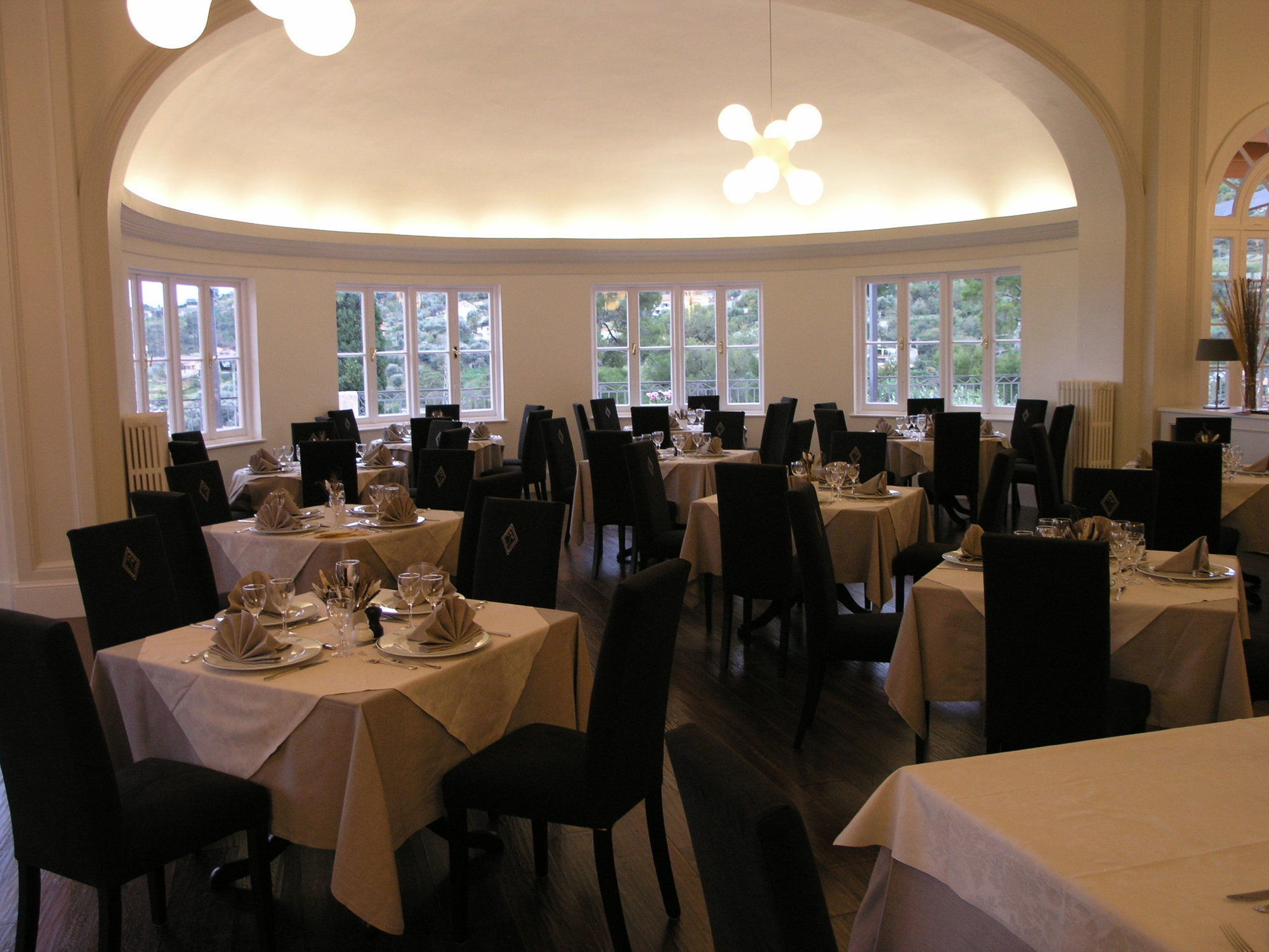 圣雷莫皇家酒店 圣雷默 外观 照片 The restaurant's interior