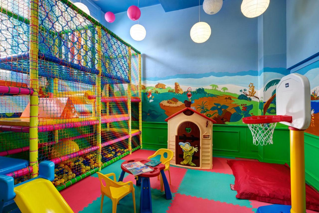圣雷莫皇家酒店 圣雷默 外观 照片 An indoor playground